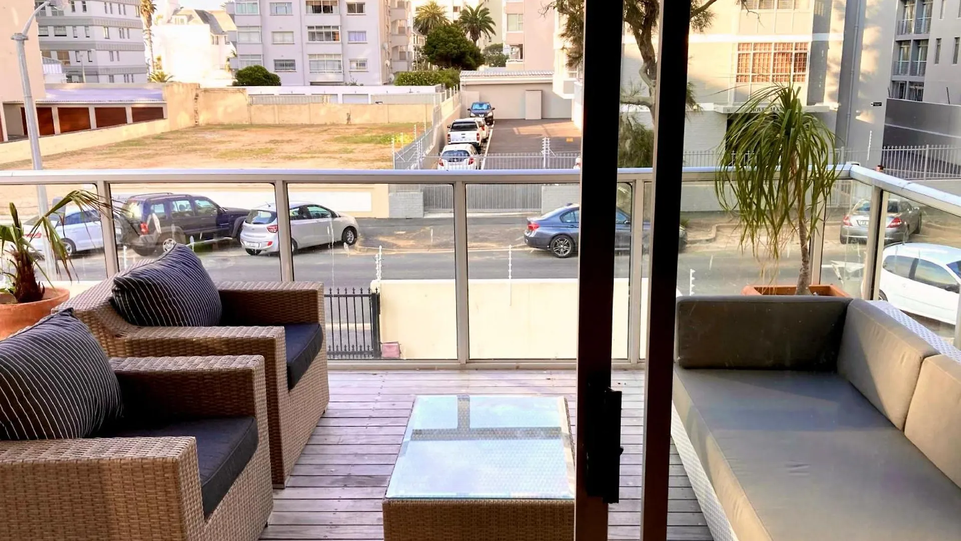 Apartment Family-Sized Gem Near Beach Cape Town