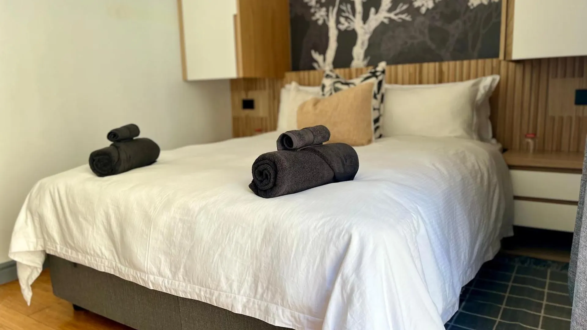 Family-Sized Gem Near Beach Cape Town Apartment